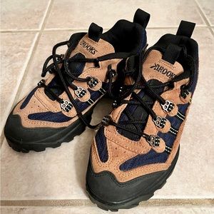 Brooks hiking shoes in brown & navy blue, women’s size 8.
